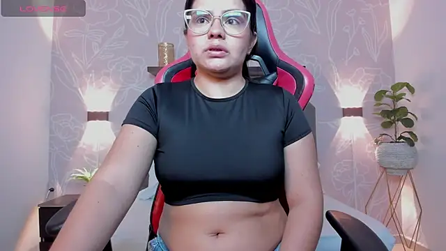 ayla13  online show from February 26, 2026, 7:02 pm