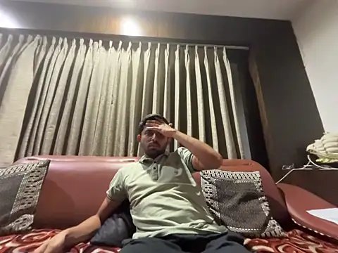 rhuh3991 online show from May 10, 2026, 7:52 pm