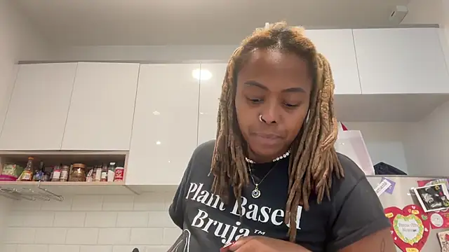 ChocolateCakeQueen online show from February 3, 2025, 12:25 am