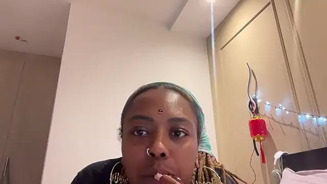 ChocolateCakeQueen online show from February 9, 2025, 12:49 am