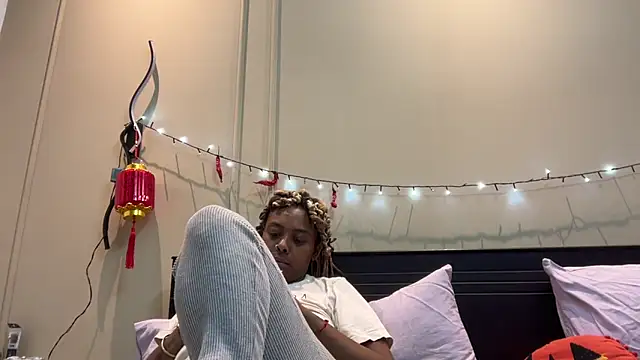 ChocolateCakeQueen online show from March 9, 2025, 2:39 am