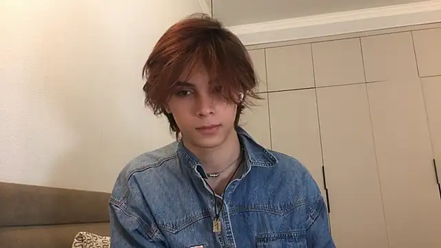 Snapshot of k0sta_ chatting on December 31, 2024, 7:42 am k0sta online show from December 31, 2024, 7:42 am