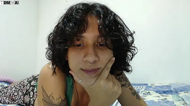 AlinaWoolf  online show from September 29, 2025, 3:55 am