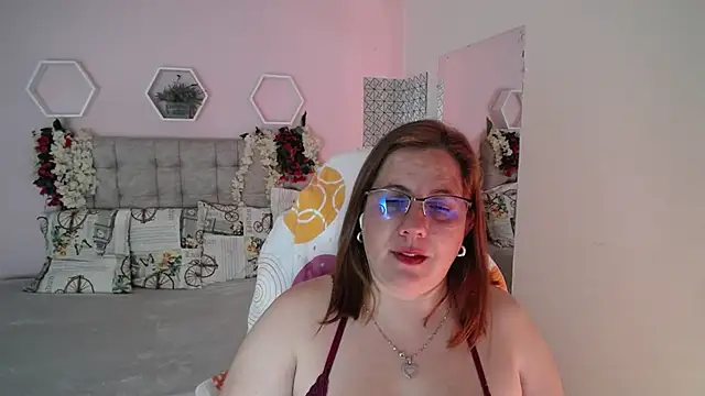 katie joness  online show from January 19, 2025, 4:04 pm