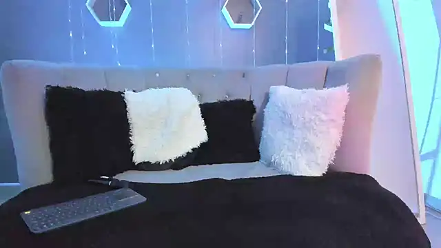 Sammy owens  online show from February 20, 2025, 3:41 pm