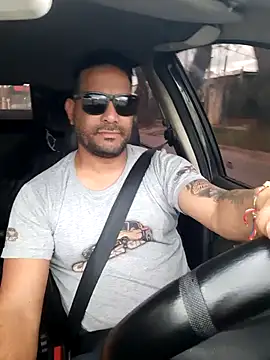 hecwil8 online show from September 18, 2025, 11:45 am