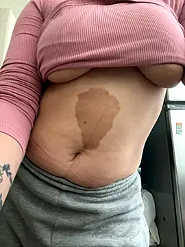 Angel  lika online show from October 31, 2025, 6:47 am