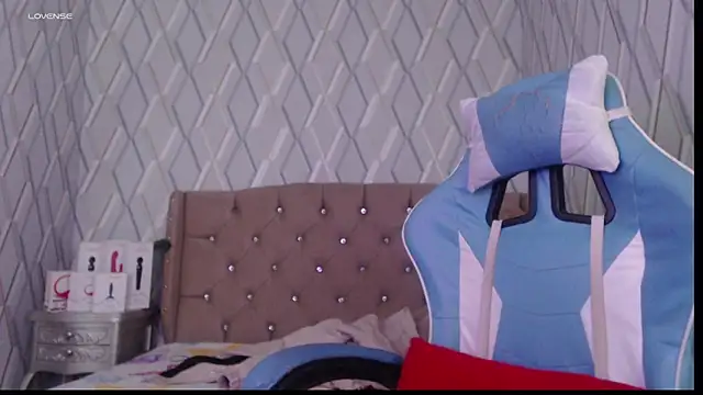 NicolleTaylor online show from January 31, 2025, 1:11 am