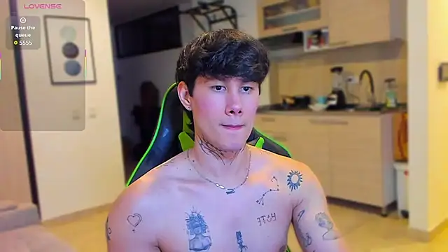 JayHotxxx online show from January 18, 2026, 4:05 am