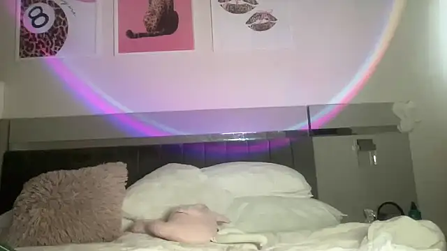 petitebeauty online show from March 7, 2026, 8:39 pm