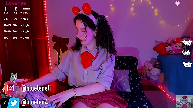 Snapshot of bluelen chatting on February 13, 2025, 7:13 am bluelen online show from February 13, 2025, 7:13 am