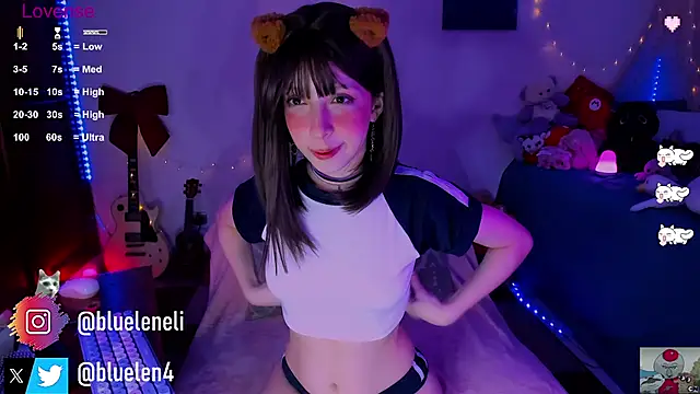 Snapshot of bluelen chatting on February 22, 2025, 11:57 am bluelen online show from February 22, 2025, 11:57 am