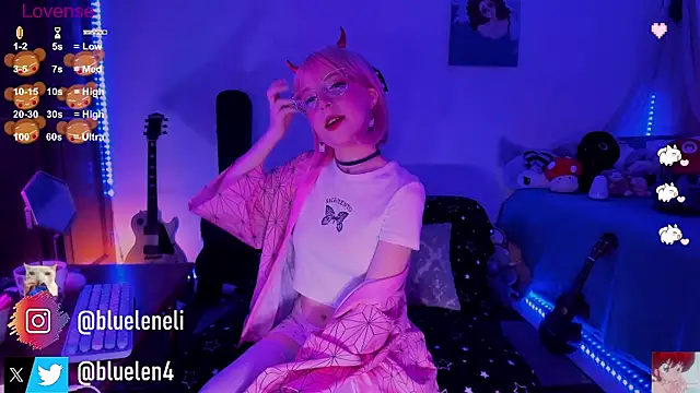 Snapshot of bluelen chatting on March 14, 2025, 8:21 am bluelen online show from March 14, 2025, 8:21 am