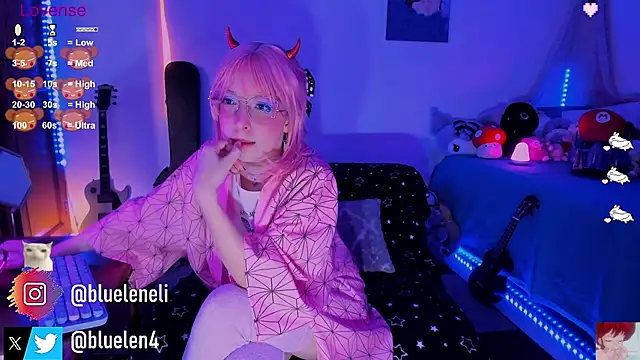 Snapshot of bluelen chatting on March 14, 2025, 11:23 am bluelen online show from March 14, 2025, 11:23 am