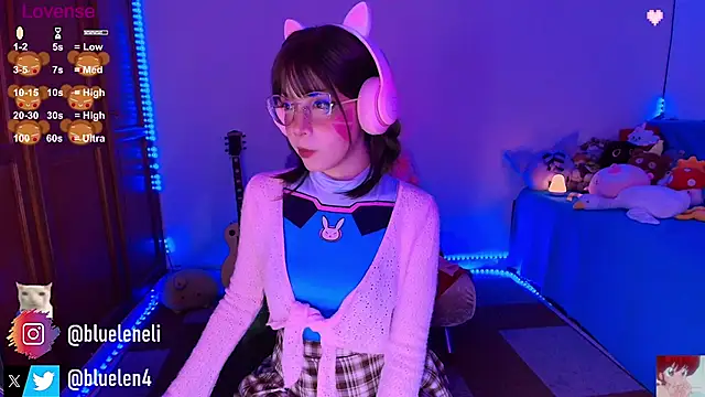 Snapshot of bluelen chatting on September 19, 2025, 8:05 am bluelen online show from September 19, 2025, 8:05 am