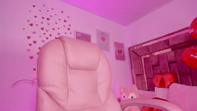 Celestecute  online show from February 15, 2025, 3:09 am