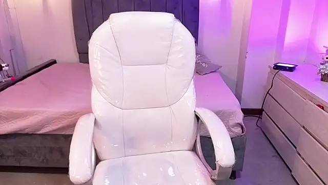 iam sofiia online show from February 17, 2026, 8:59 pm