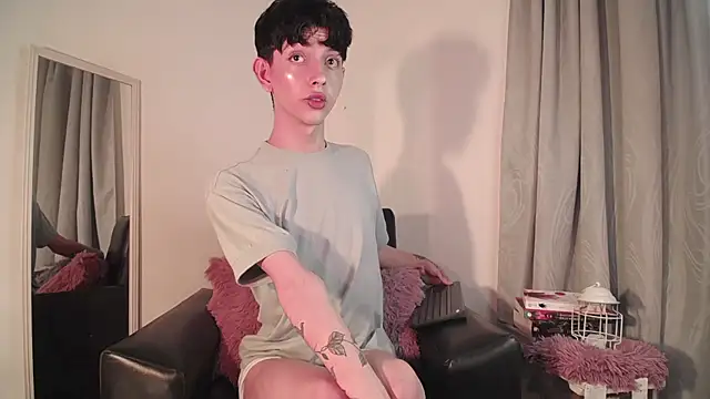 Snapshot of lyamthommpson chatting on February 10, 2025, 1:46 am lyamthommpson online show from February 10, 2025, 1:46 am