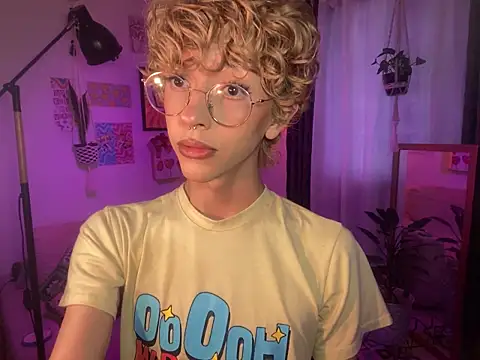 lyamthommpson online show from March 21, 2026, 7:39 pm