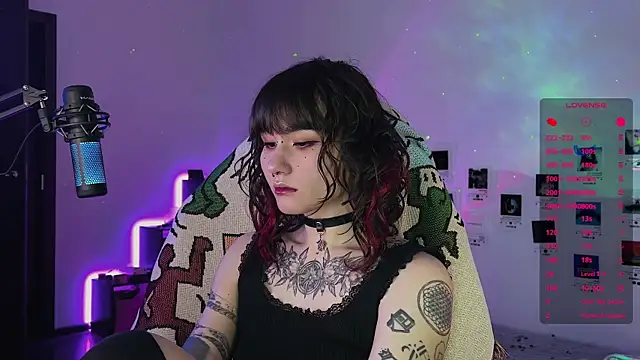 deadlysweet online show from October 10, 2025, 12:42 am