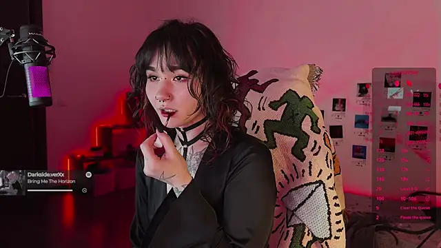 deadlysweet online show from November 23, 2025, 1:05 am