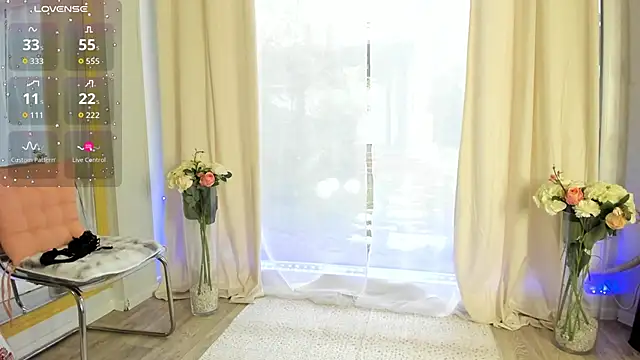 Snapshot of Selena_Reeves chatting on October 13, 2025, 6:24 am Selena Reeves online show from October 13, 2025, 6:24 am