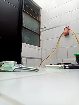 krvdeslalas29 online show from January 5, 2025, 5:41 pm