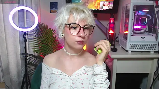 Snapshot of _Moonlight_t chatting on October 14, 2025, 9:32 am Moonlight t online show from October 14, 2025, 9:32 am