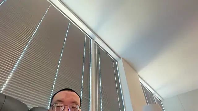 slaveasianboy online show from December 21, 2025, 2:46 pm