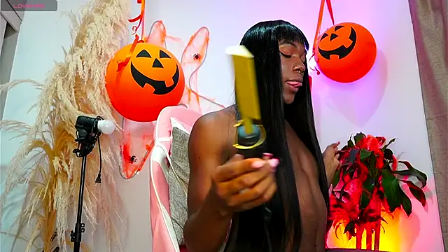 Snapshot of SharonGrowing chatting on October 23, 2025, 11:35 pm SharonGrowing online show from October 23, 2025, 11:35 pm