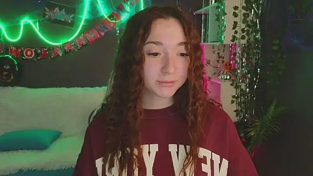 Snapshot of YasmineWest chatting on October 31, 2025, 1:50 am YasmineWest online show from October 31, 2025, 1:50 am