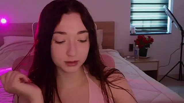 Snapshot of YasmineWest chatting on May 10, 2026, 4:50 am YasmineWest online show from May 10, 2026, 4:50 am