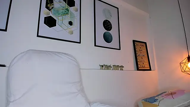 amysc online show from March 30, 2026, 12:06 pm