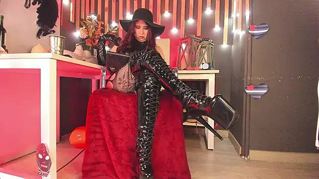 Snapshot of shaaroon_gold chatting on February 26, 2025, 9:48 pm shaaroon gold online show from February 26, 2025, 9:48 pm