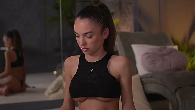 Snapshot of EsmeAinsley chatting on January 25, 2025, 3:19 am EsmeAinsley online show from January 25, 2025, 3:19 am