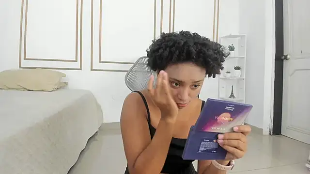 Snapshot of saray_mardez chatting on September 30, 2025, 12:21 pm saray mardez online show from September 30, 2025, 12:21 pm