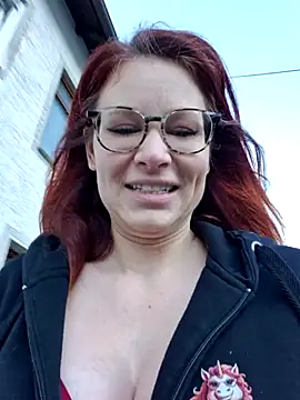 Snapshot of die-EinHORNY-WG chatting on September 15, 2025, 6:02 am die-EinHORNY-WG online show from September 15, 2025, 6:02 am