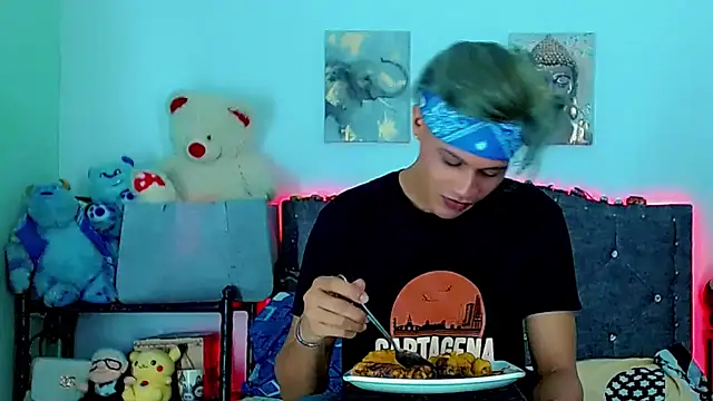 Liamscott  online show from March 12, 2026, 8:26 pm