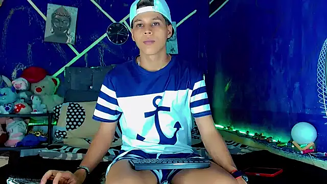 Liamscott  online show from June 13, 2026, 8:07 pm