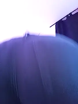 JulianaCastillo online show from November 18, 2025, 9:25 am