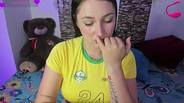 Snapshot of linda_montoya chatting on October 23, 2025, 10:41 pm linda montoya online show from October 23, 2025, 10:41 pm