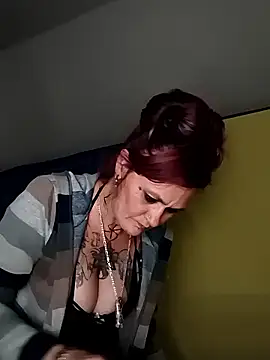 renegade vyxxen online show from January 18, 2026, 7:01 am