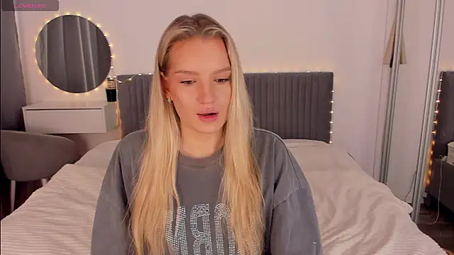 CassieRayss online show from March 30, 2026, 9:54 am