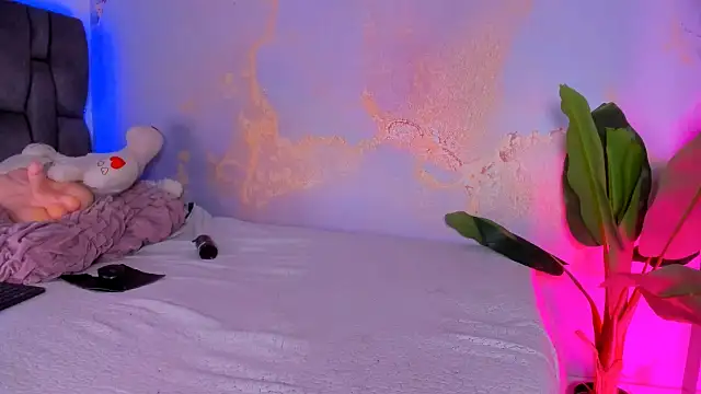 camilawhite   online show from April 13, 2026, 5:51 pm