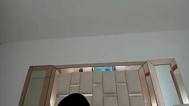 Snapshot of emma_castilloo chatting on December 15, 2024, 8:25 pm emma castilloo online show from December 15, 2024, 8:25 pm