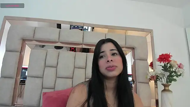 Snapshot of emma_castilloo chatting on February 18, 2025, 12:39 pm emma castilloo online show from February 18, 2025, 12:39 pm