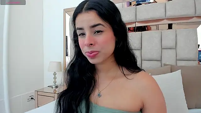 Snapshot of emma_castilloo chatting on November 17, 2025, 9:53 pm emma castilloo online show from November 17, 2025, 9:53 pm