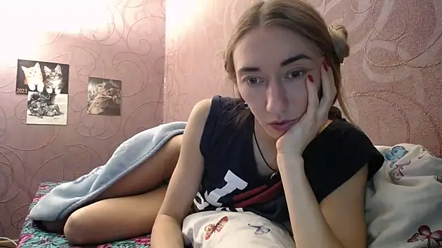 Fire  Foxx online show from December 3, 2024, 5:01 pm