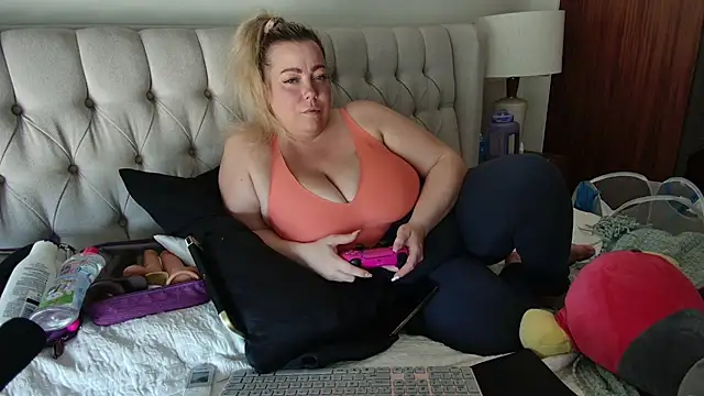 Snapshot of Beauty4AGent chatting on March 4, 2025, 6:50 pm Beauty4AGent online show from March 4, 2025, 6:50 pm