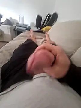 Snapshot of MarkBigDick35 chatting on October 18, 2025, 2:40 pm MarkBigDick35 online show from October 18, 2025, 2:40 pm